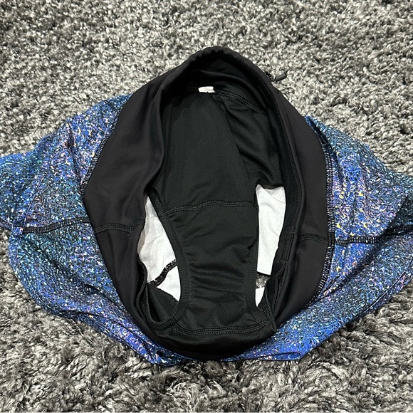 Lululemon Speed Shorts - Size 4 - Picture 3 of 4